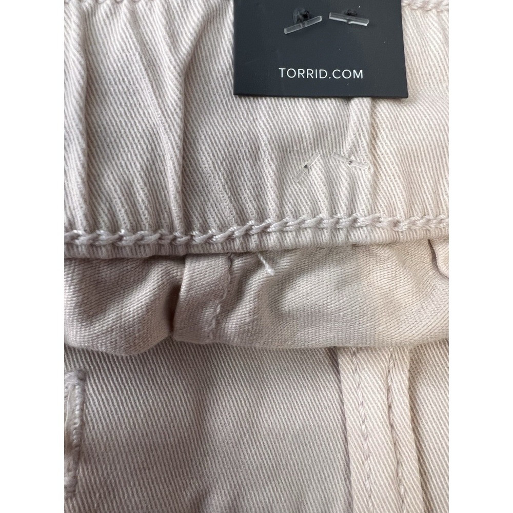 Torrid Feel The Fit Womens Pull On Beige Drawstring Elastic Waist Capri Size 1 - Picture 8 of 8